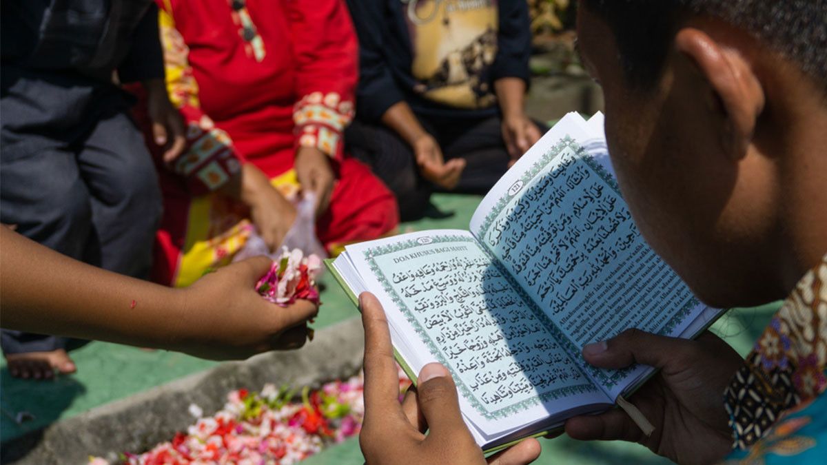 Tradisi Ziarah Kubur, Bolehkah Dilakukan Saat Pandemi Virus Corona?