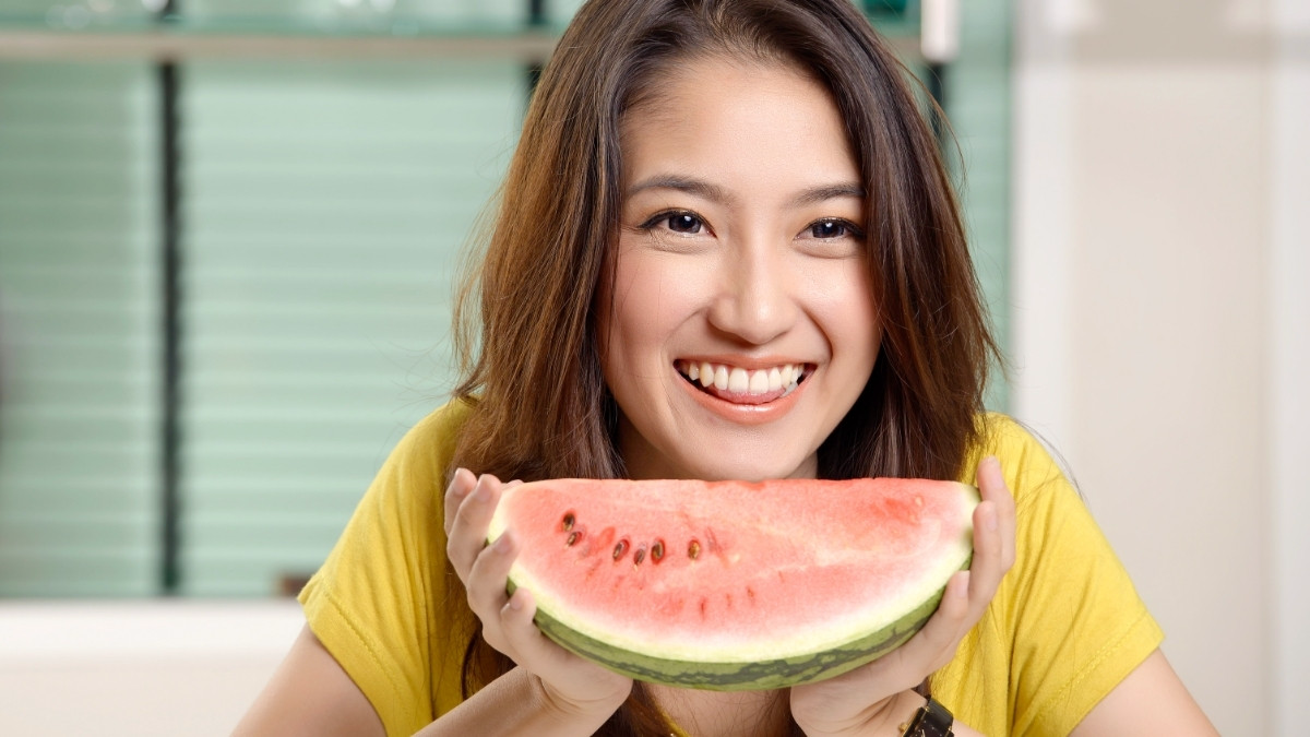 Benarkah Semangka Bermanfaat untuk Kesehatan Gigi?