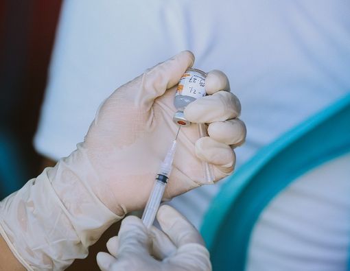 Waktu yang Tepat bagi Penyintas COVID-19 untuk Divaksinasi