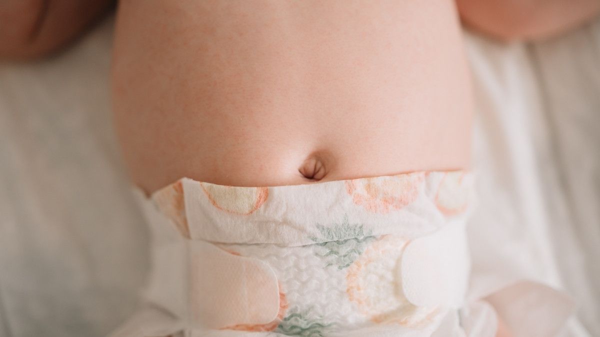 Pusar Bayi Ditempel Koin Agar Tidak Bodong, Mitos atau Fakta?