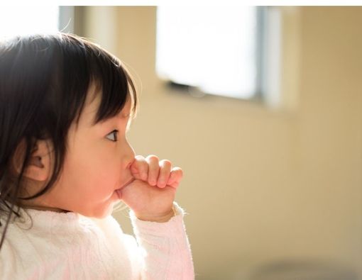 Menghilangkan Kebiasaan Buruk Anak yang Suka Mengisap Jari