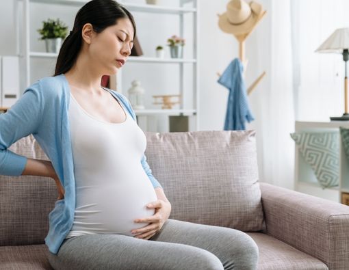 9 Cara Jitu Mengatasi Nyeri Punggung Bawah Saat Hamil Besar