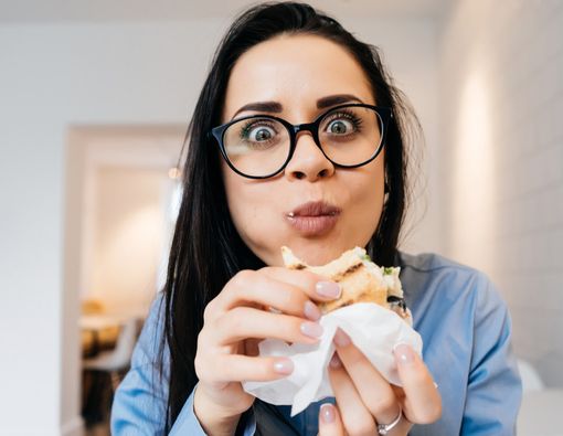 Makan Terlalu Cepat, Ini Dampaknya pada Tubuh