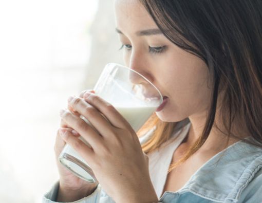 Perlukah Minum Susu untuk Memperkuat Tulang?