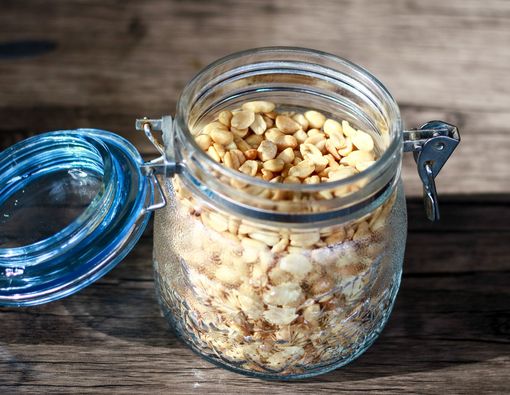 Ngemil Kacang Goreng Saat Lebaran Bikin Asam Urat Kambuh?