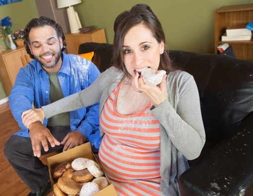 Benarkah Ibu Hamil Harus Makan Banyak?