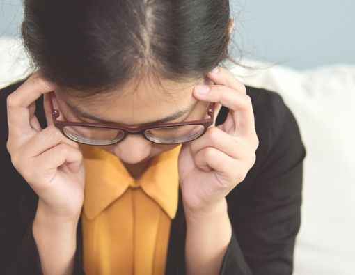 Mengapa Sakit Kepala Saat Menunduk?