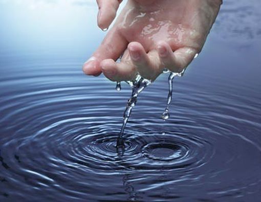 Cukupkah Membersihkan Tangan Hanya dengan Air?