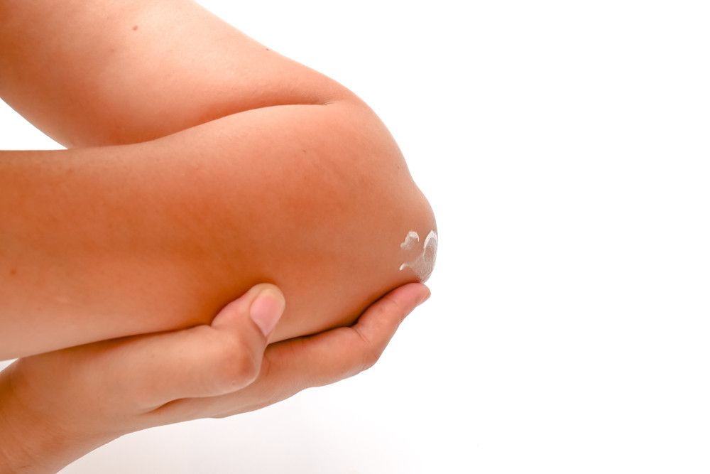 Tips Atasi Kulit Lutut dan Siku yang Kering Menghitam