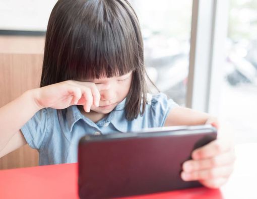 Kenali Tanda Gangguan Penglihatan pada Anak