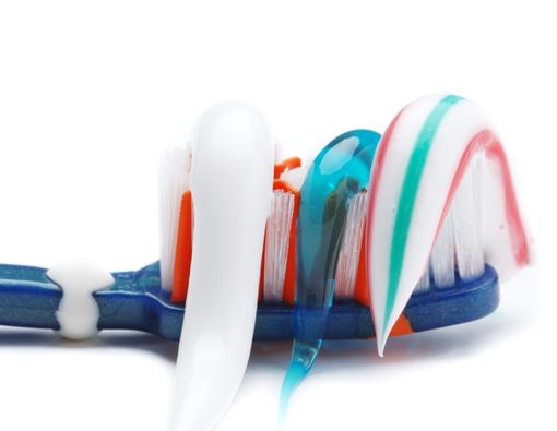 Pakai Odol Berlebih saat Sikat Gigi, Bikin Gigi Lebih Putih?
