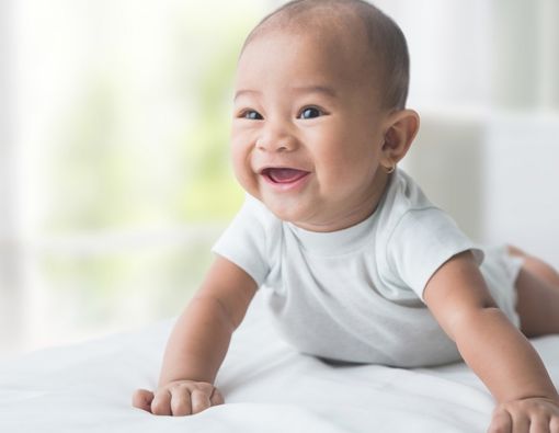 Olahraga untuk Bayi yang Bermanfaat Melatih Otot Tubuhnya