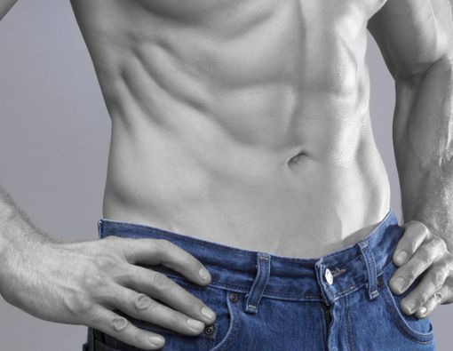 Bukan Cuma Penis, Pusar Ternyata juga Area Sensitif Pria!