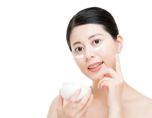 Panduan dalam Memilih dan Menggunakan Krim Mata