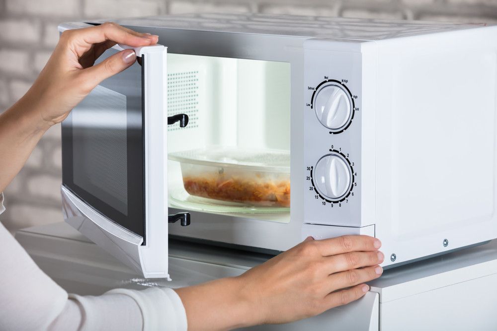 Jangan Panaskan 5 Makanan Ini dalam Microwave