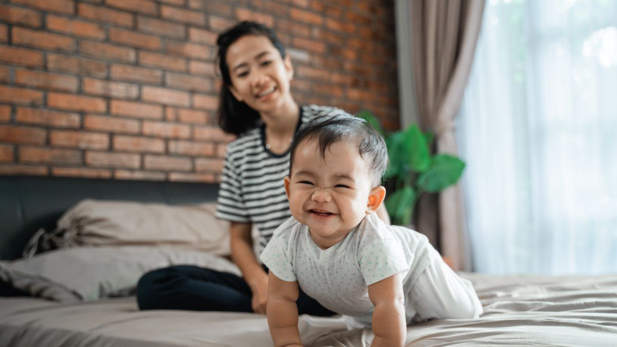 Panduan Tumbuh Kembang Bayi Usia 0-12 Bulan