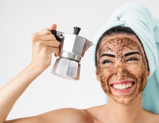 Manfaat dan Cara Eksfoliasi Wajah dengan Kopi