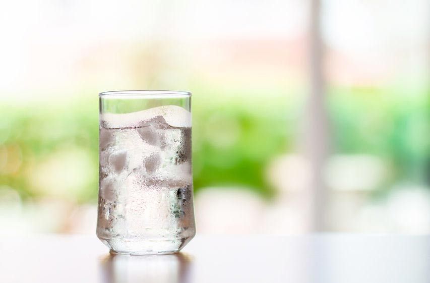 Minum Air Dingin Bikin Gemuk, Mitos atau Fakta?