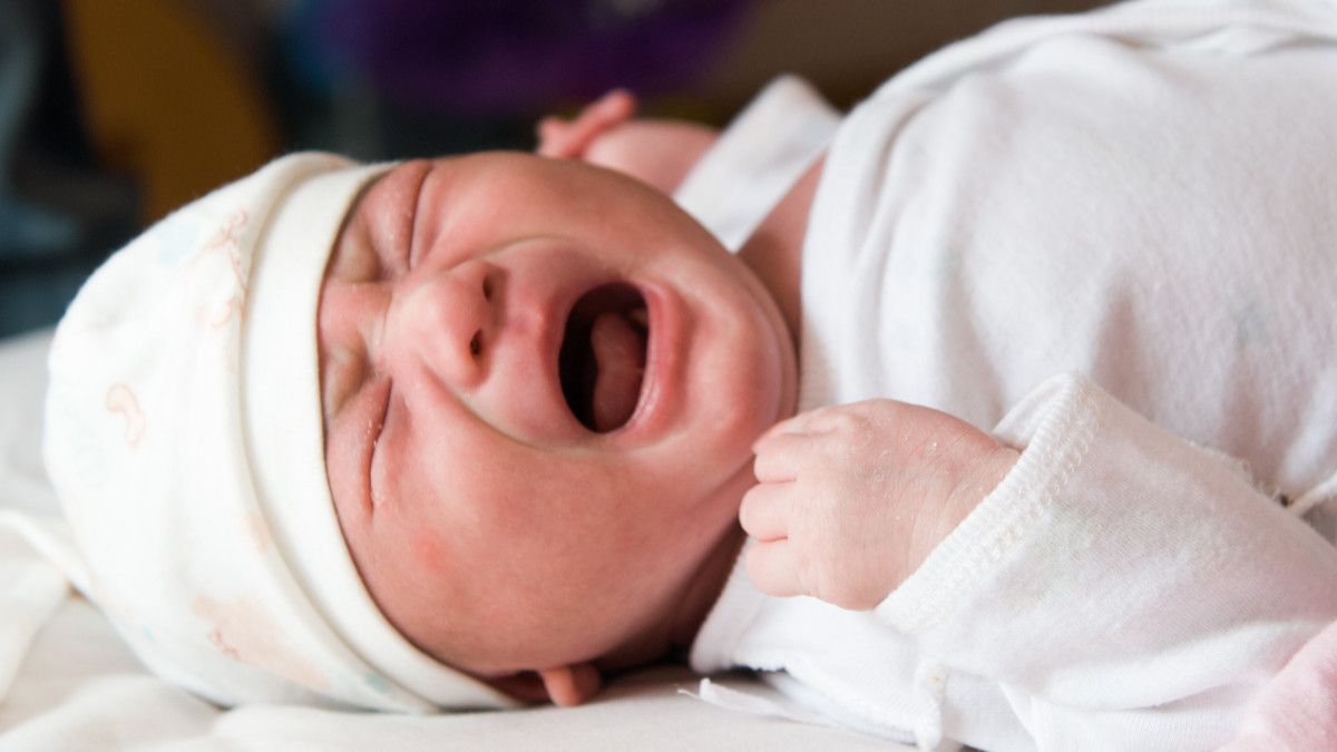 Tips Mengatasi Radang Tenggorokan pada Bayi