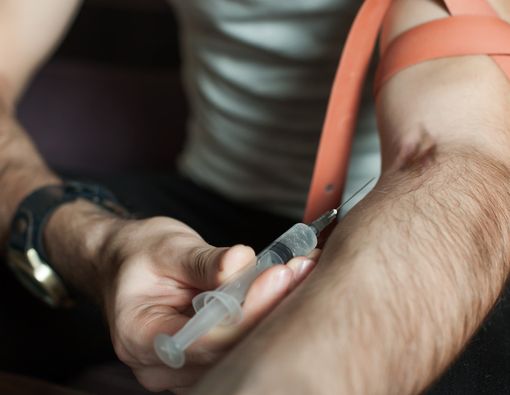 Pencandu Narkoba Rentan Terkena Hepatitis, Benarkah?