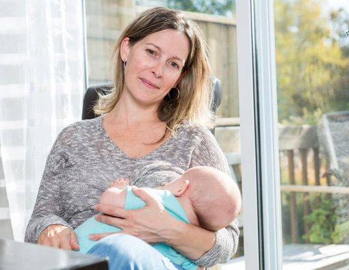 Sulit Menyusui Karena Puting Datar? Ini Tekniknya!