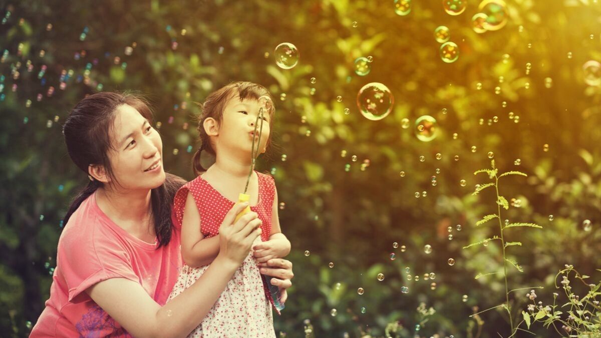 5 Alasan Mengapa Bunda Perlu Mengajak Anak Bermain di Luar