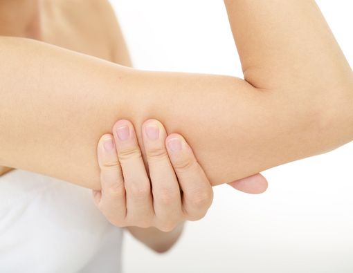 Ini Bedanya Kulit Kering dan Dehidrasi