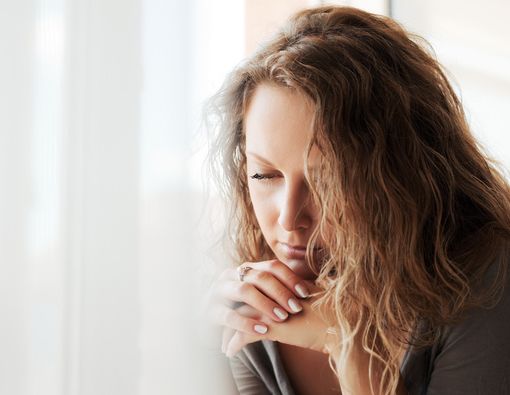 Benarkah Alzheimer Lebih Rentan Menyerang Wanita?