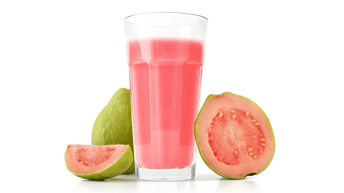 Musim Hujan Cuaca Tak Menentu, Tetap Sehat dengan Jus Jambu