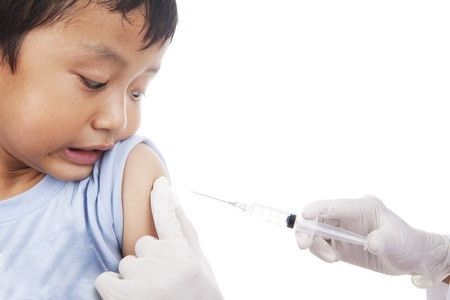 Tips Membujuk Anak yang Takut Vaksin
