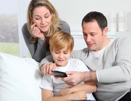 Usia Berapa Anak Boleh Menggunakan Gawai?