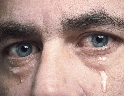 3 Alasan Anda Tidak Bisa Berhenti Menangis