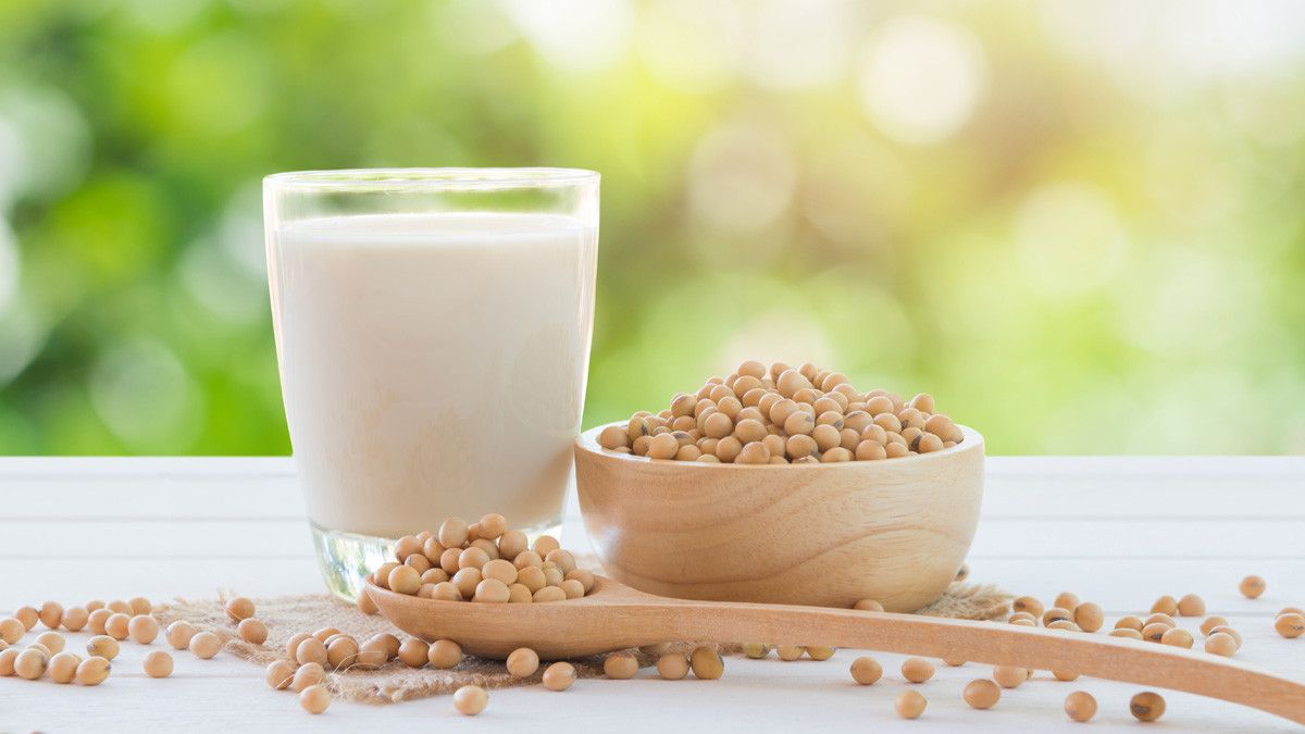 Susu Kedelai, Nutrisi Nabati yang Menyehatkan (somrak-jendee/shutterstock)