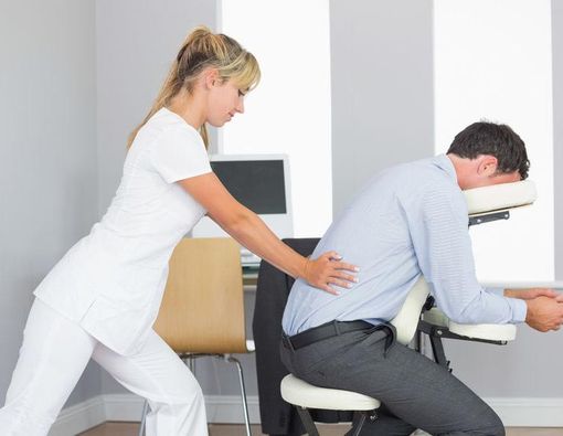 Bisakah Nyeri Punggung Diatasi dengan Pijat? 