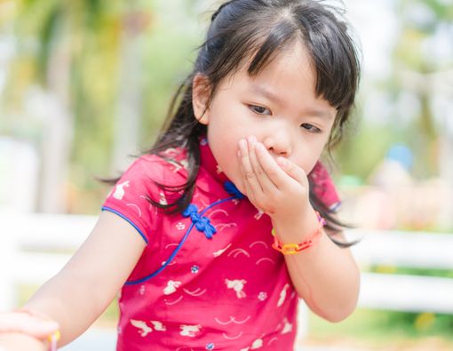 Jangan Panik, Ini Cara Tepat Menangani Anak yang Muntah