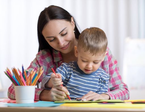 Kapan Anak Mulai Belajar Menulis? Cek Tahapannya di Sini