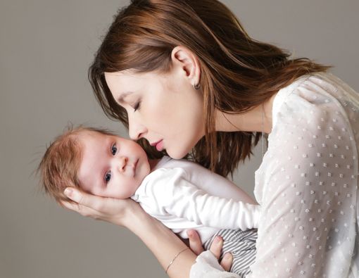 Benarkah Cara Menyusui Pengaruhi Berat Badan Bayi?