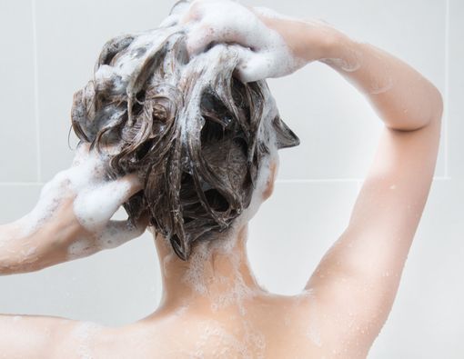 Cek Dulu, 5 Kesalahan Saat Mencuci Rambut yang Buat Kusam dan Rapuh