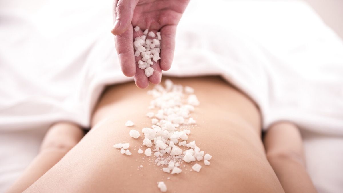 Mana yang Lebih Baik, Scrub Gula atau Scrub Garam?