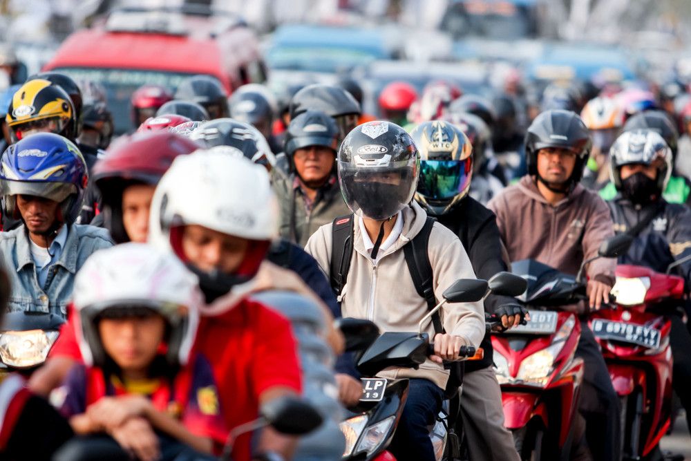 Pengendara Motor Lebih Rentan Kena Radang Tenggorokan?
