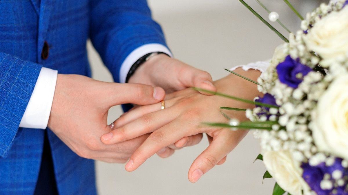Yang Perlu Dipertimbangkan Sebelum Memutuskan Menikah di Usia Muda