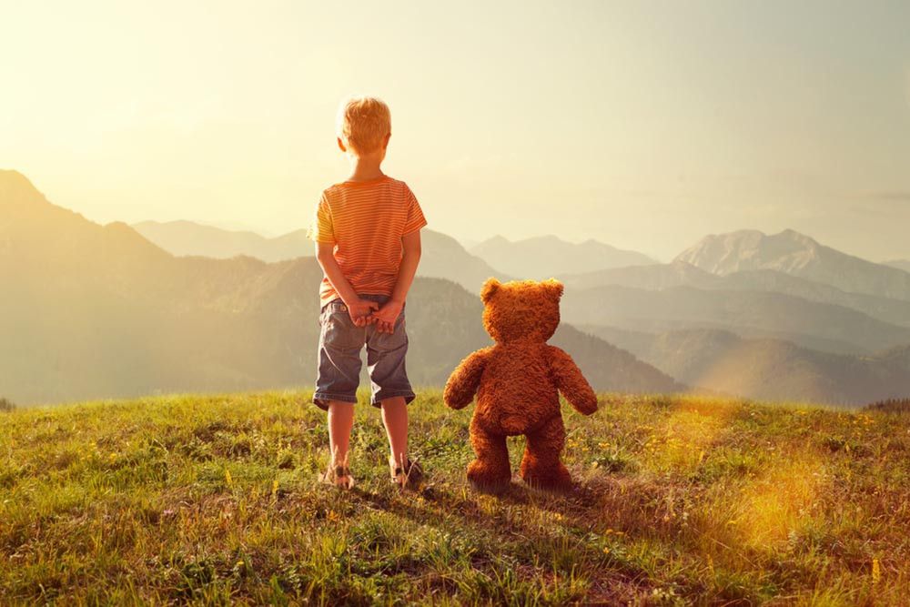 Apa yang Membuat Anak Memiliki Teman Imajiner
