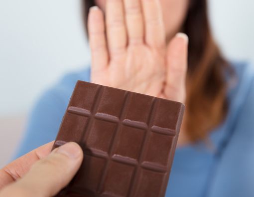 Kenali Tanda-tanda Alergi Cokelat