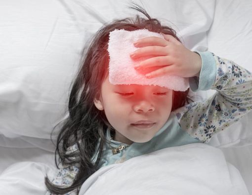Demam Bisa Merusak Otak Anak?