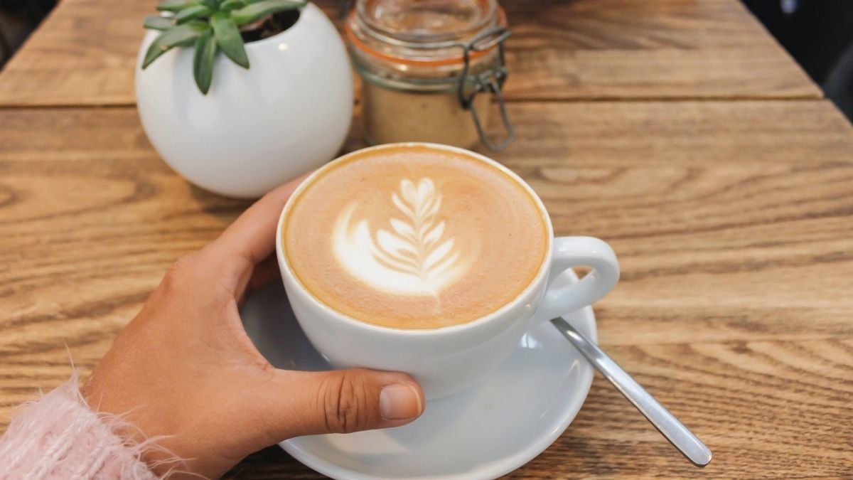 Konsumsi Kafein Bisa Memperburuk Gejala Menopause