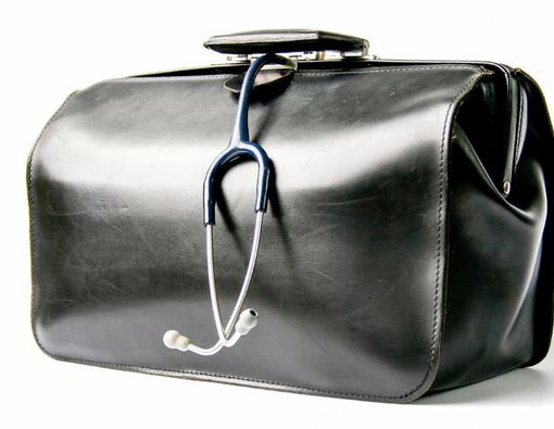 Dokter Kariadi, Pahlawan yang Mengabdikan Hidup untuk Masyarakat