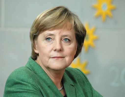 Dehidrasi Picu Gemetar seperti Kanselir Jerman Angela Merkel?