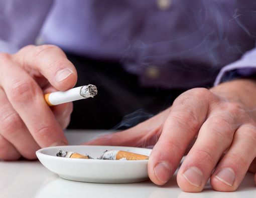 Merokok Jadi Penyebab Kanker Payudara pada Pria?