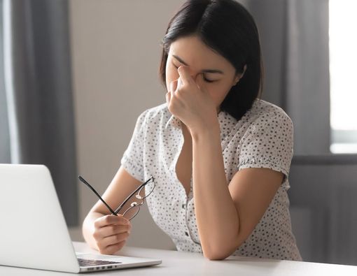 Sering Online Meeting Bikin Mata Lelah? Ini Cara Mengatasinya