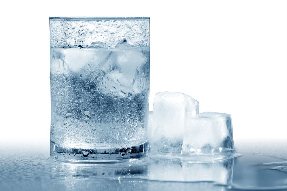 Minum Air Dingin Bisa Bikin Perut Buncit?